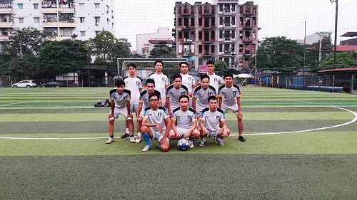 Sinh viên BHIU tham gia giải bóng đá thanh niên
