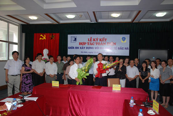 Lễ ký kết văn bản hợp tác toàn diện giữa Trường Đại học Xây Dựng và Trường BHIU