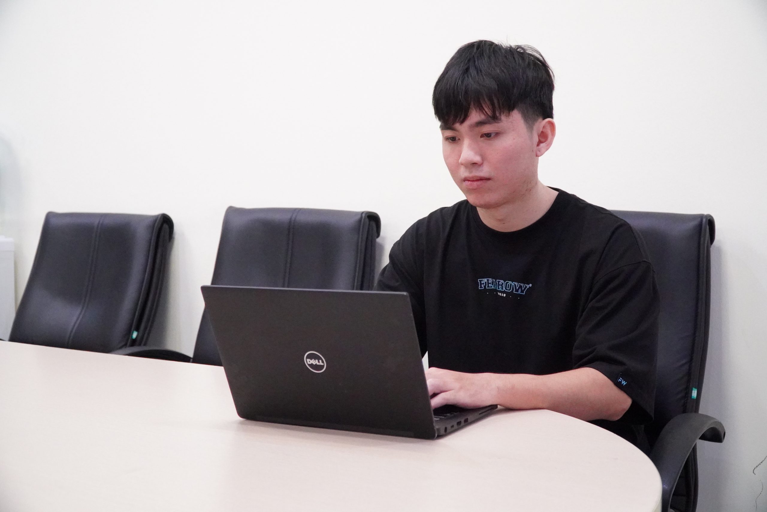 Nguyễn Mạnh Cường: Chàng sinh viên tạm gác đam mê nghệ thuật để theo đuổi nghề IT