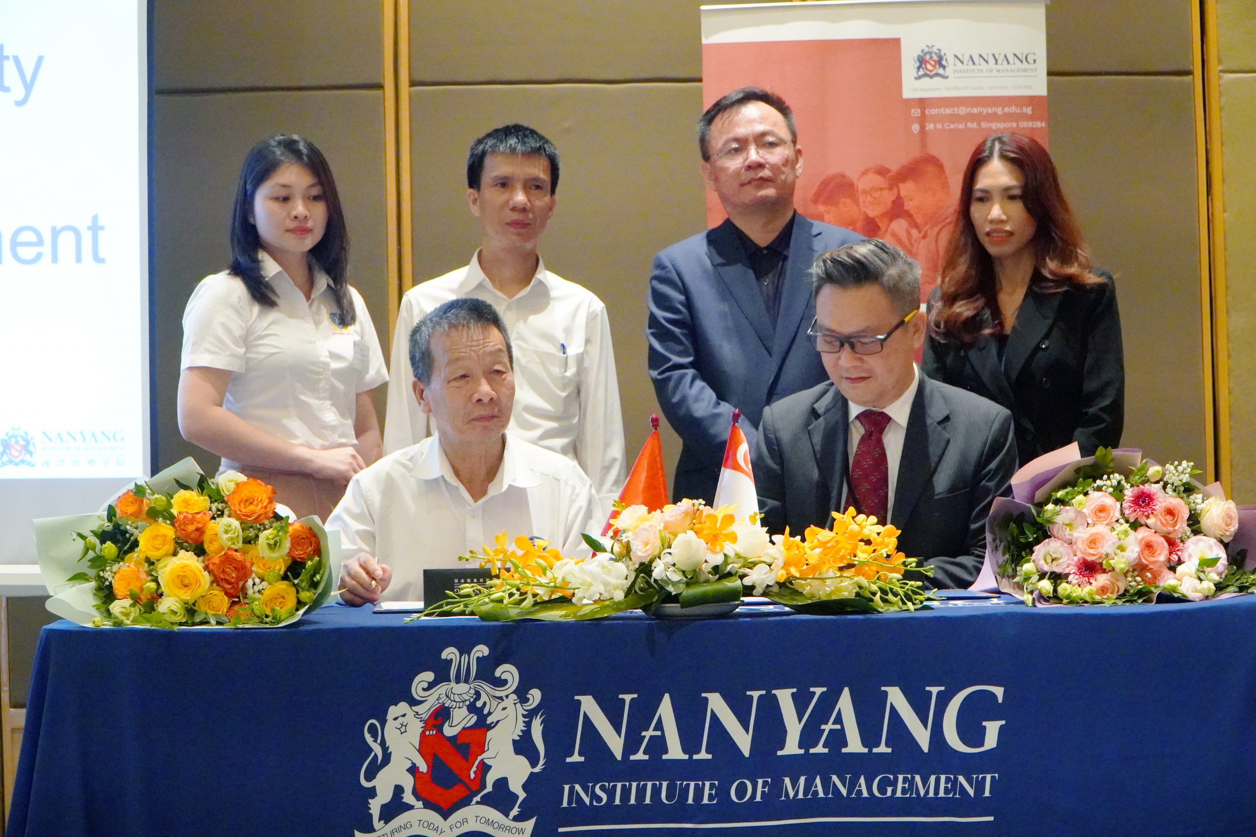 Đại học Quốc tế Bắc Hà ký kết hợp tác với học viện Quản lý Nanyang (Singapore)