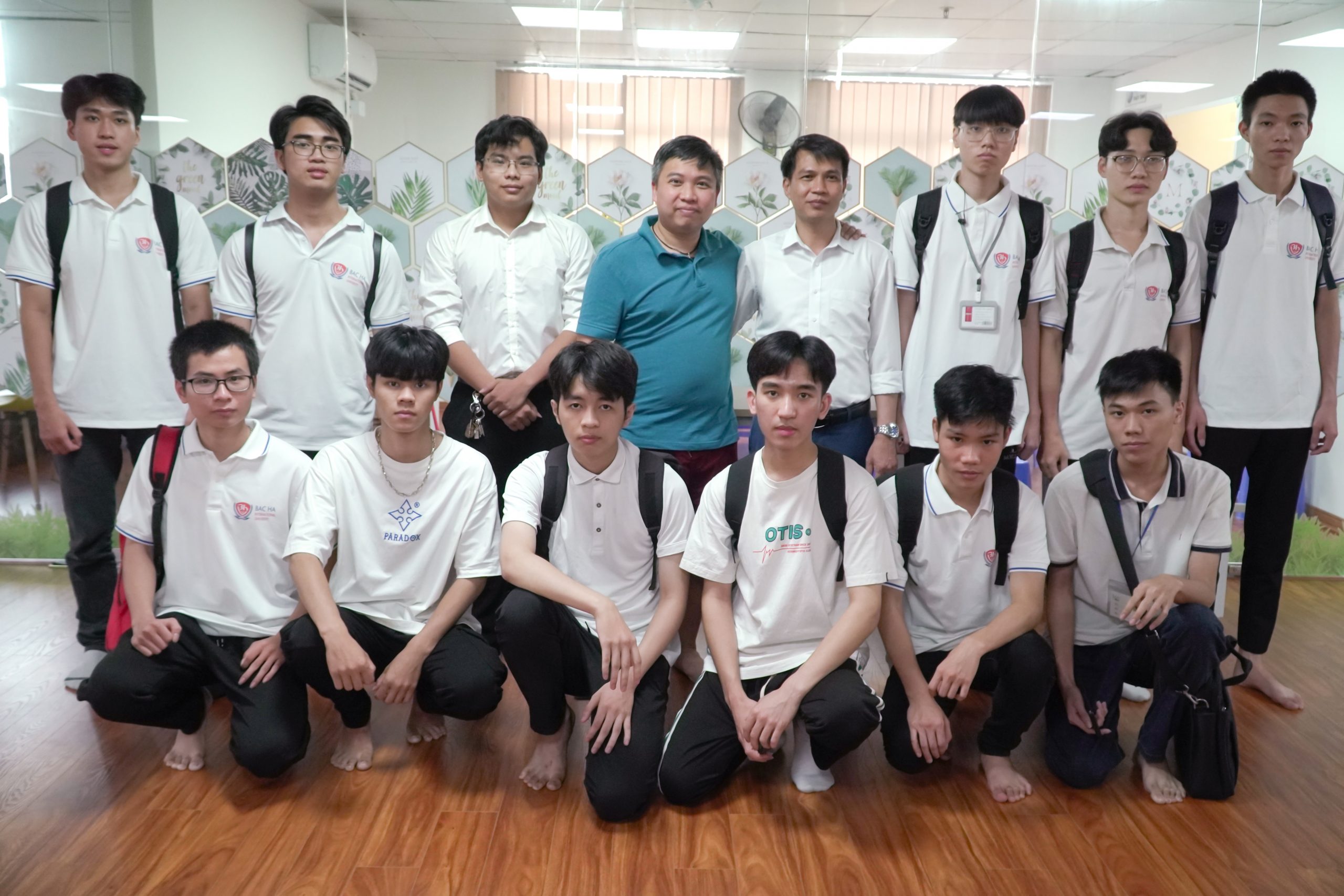 Sinh viên chuyên ngành Công nghệ phần mềm khóa 15 tham quan Công ty Cổ phần Công nghệ HiveTech Việt Nam
