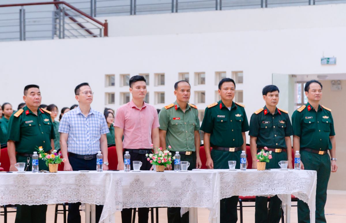 Khai giảng khoá học giáo dục quốc phòng - an ninh cho sinh viên Khoá 17 tại Trung tâm GDQP&AN