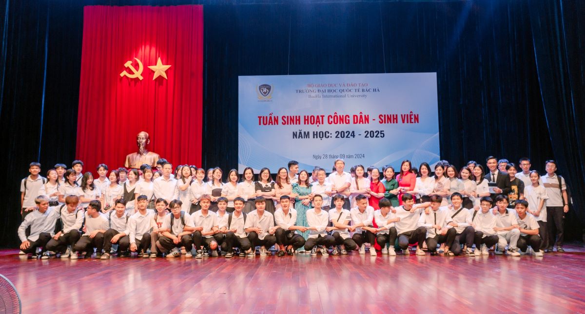 Tuần sinh hoạt công dân sinh viên đầu khoá năm học 2024-2025