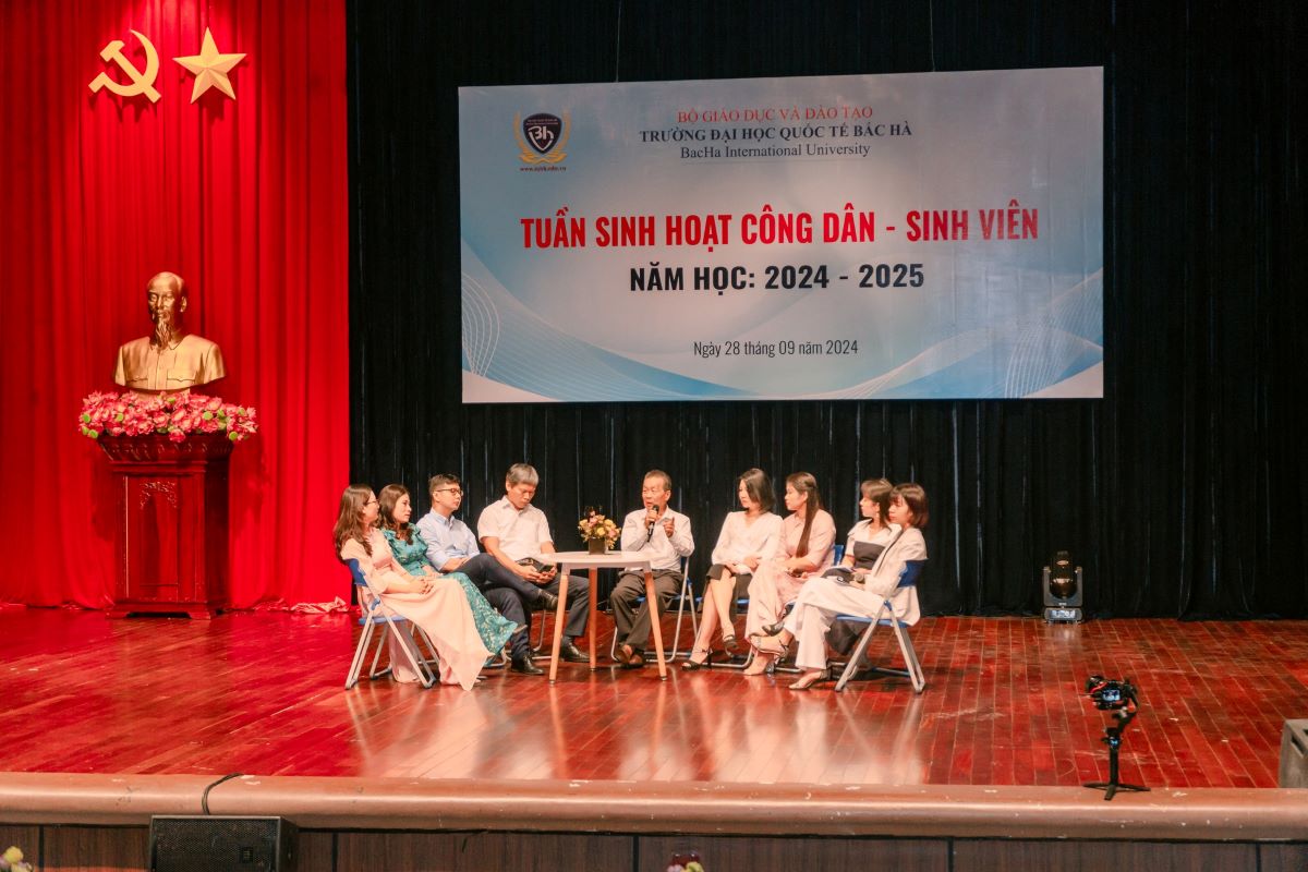 Tuần sinh hoạt công dân sinh viên đầu khoá năm học 2024-2025