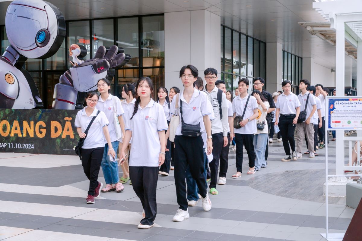 Sinh viên QTKD tham quan doanh nghiệp AEON Mall Hà Đông