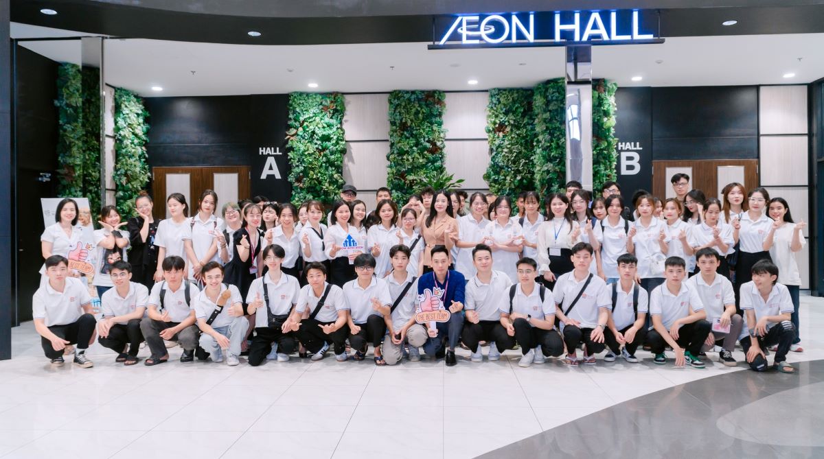 Sinh viên QTKD tham quan doanh nghiệp AEON Mall Hà Đông