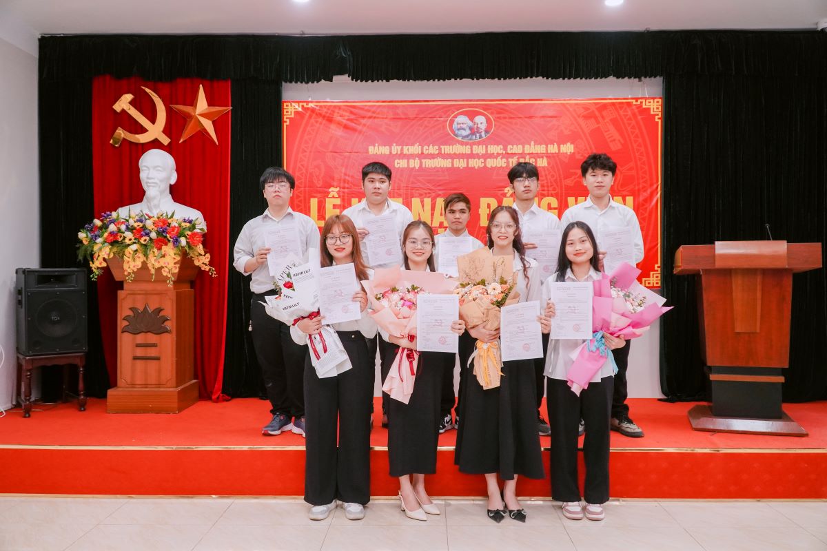 Lời tuyên thệ của Đảng viên mới – Niềm tự hào và trách nhiệm cao cả