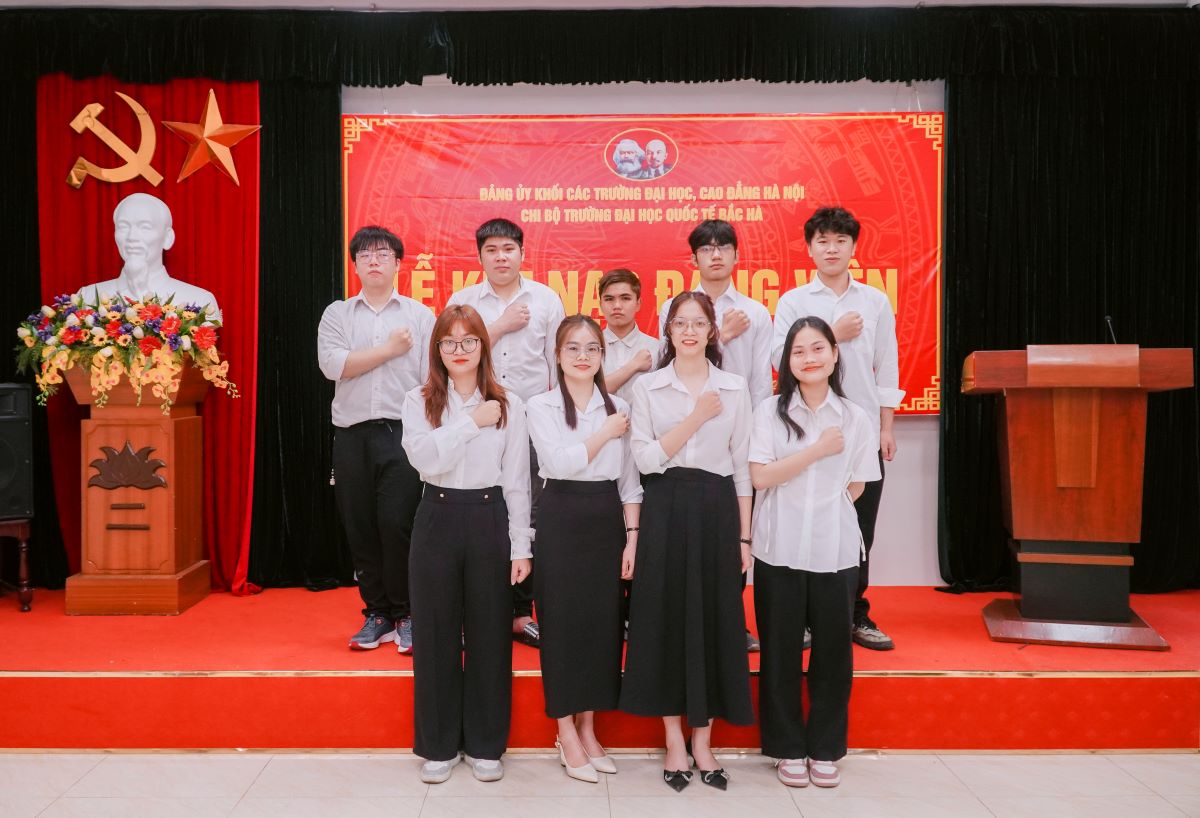 Lời tuyên thệ của Đảng viên mới – Niềm tự hào và trách nhiệm cao cả