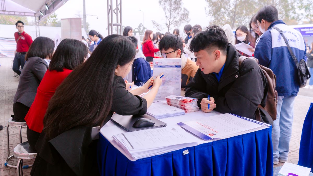 Gian hàng Đại học Quốc tế Bắc Hà tại ngày hội tư vấn tuyển sinh, hướng nghiệp tỉnh Bắc Ninh năm 2025