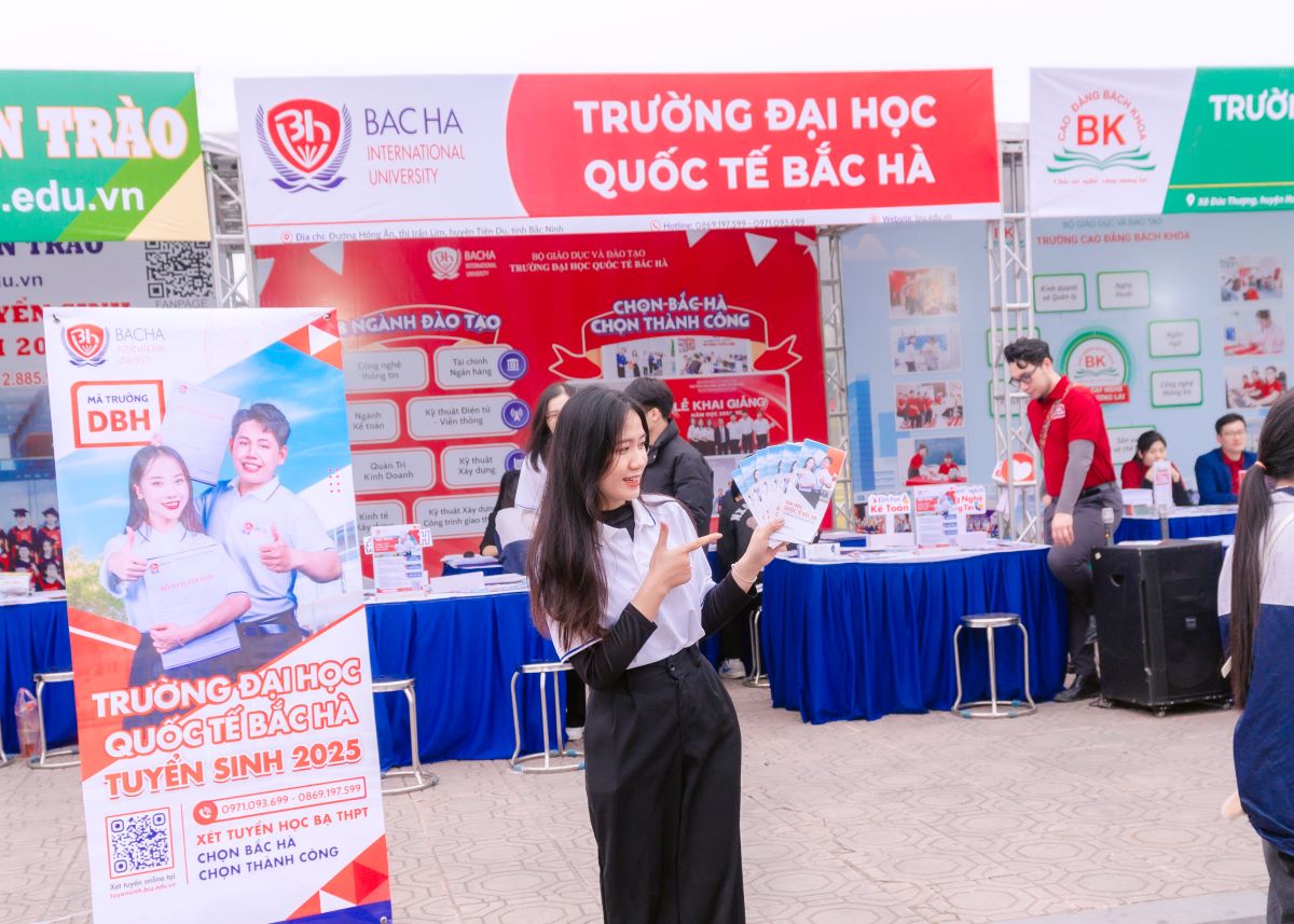 Gian hàng Đại học Quốc tế Bắc Hà tại ngày hội tư vấn tuyển sinh, hướng nghiệp tỉnh Bắc Ninh năm 2025