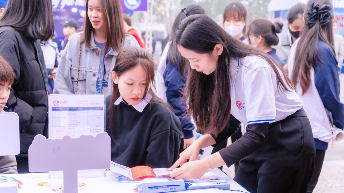 Gian hàng Đại học Quốc tế Bắc Hà tại ngày hội tư vấn tuyển sinh, hướng nghiệp tỉnh Bắc Ninh năm 2025