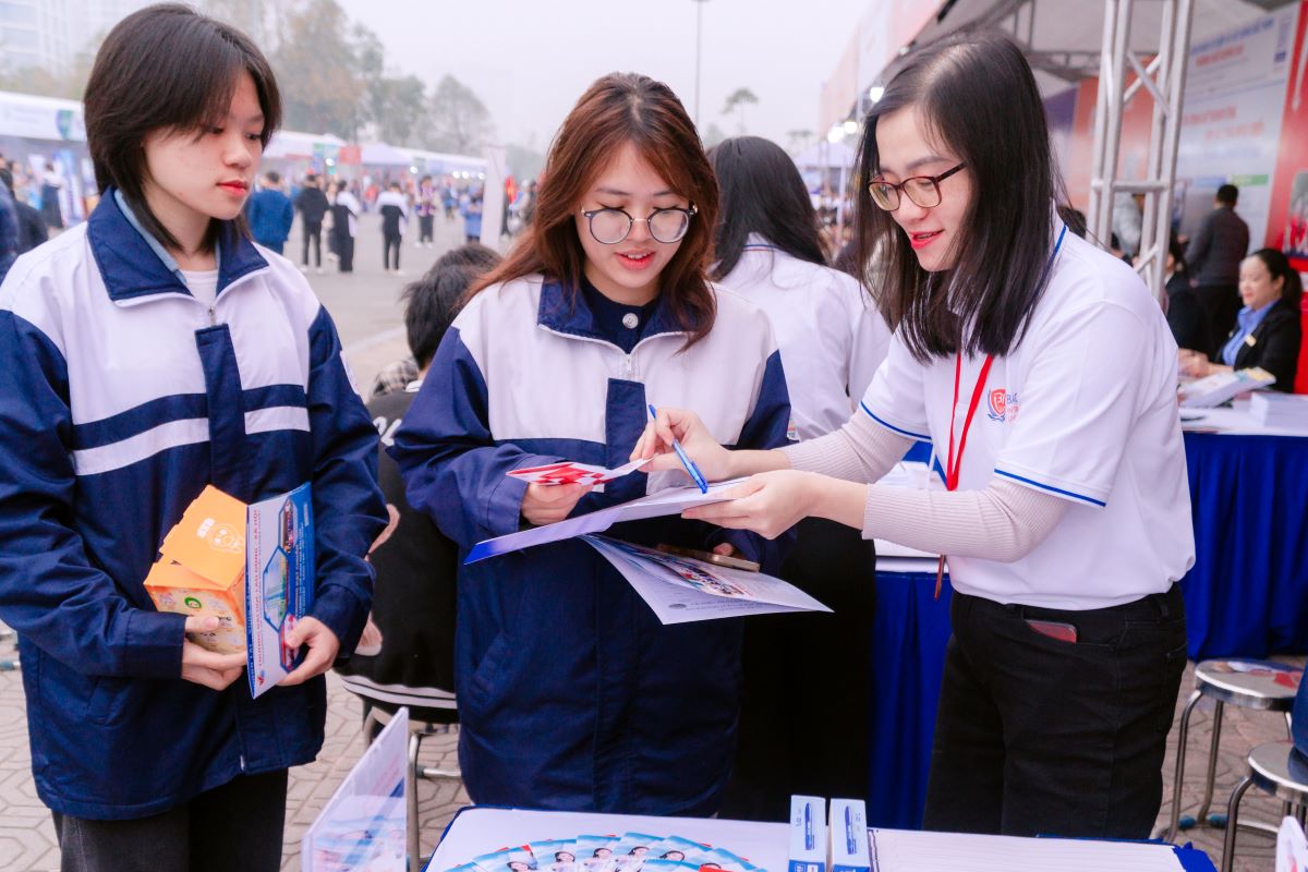 Gian hàng Đại học Quốc tế Bắc Hà tại ngày hội tư vấn tuyển sinh, hướng nghiệp tỉnh Bắc Ninh năm 2025