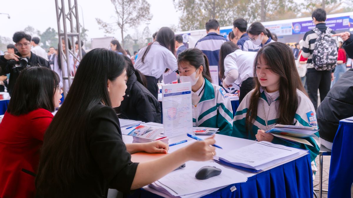 Gian hàng Đại học Quốc tế Bắc Hà tại ngày hội tư vấn tuyển sinh, hướng nghiệp tỉnh Bắc Ninh năm 2025