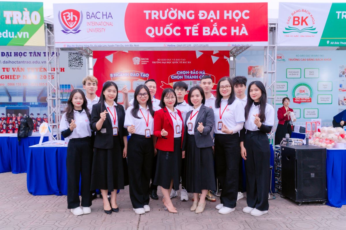 Gian hàng Đại học Quốc tế Bắc Hà tại ngày hội tư vấn tuyển sinh, hướng nghiệp tỉnh Bắc Ninh năm 2025