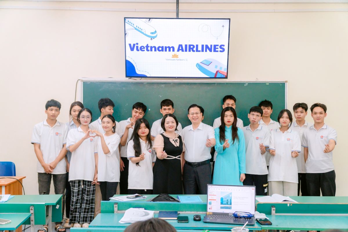Sinh viên BIU thực hành môn văn hoá doanh nghiệp – Hiểu môi trường làm việc từ gốc