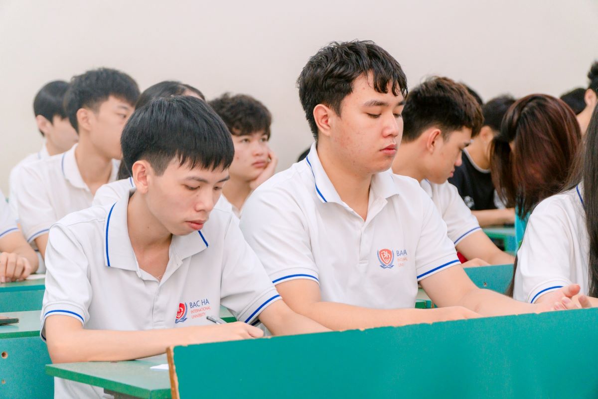 Sinh viên thực hành môn văn hoá doanh nghiệp